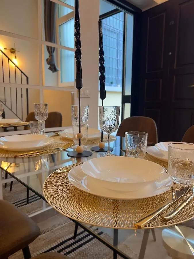 Regina Milano In Porta Romana 3 - Sky Tv, Wifi & Breakfast Box Lägenhet