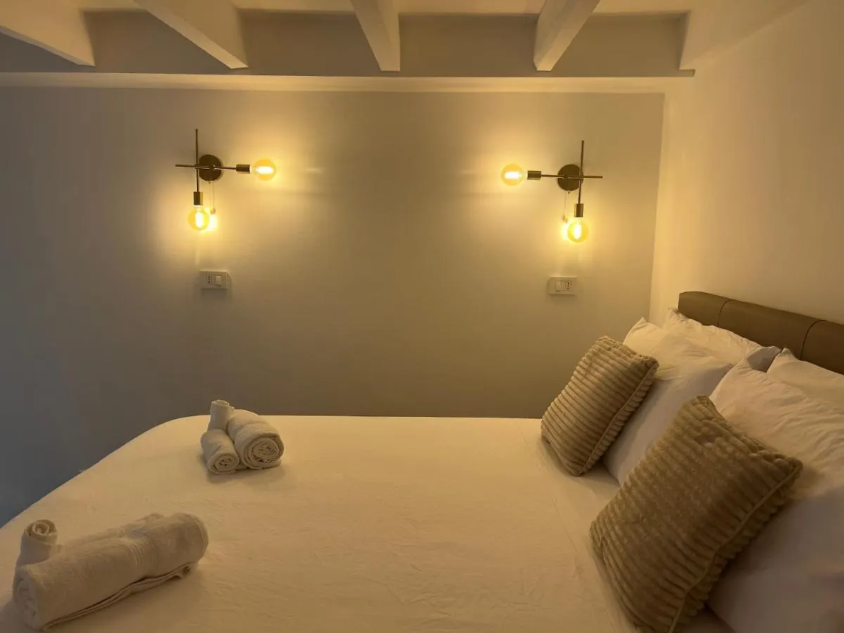 Regina Milano In Porta Romana 3 - Sky Tv, Wifi & Breakfast Box Lägenhet