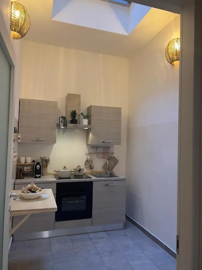 Regina Milano In Porta Romana 3 - Sky Tv, Wifi & Breakfast Box Lägenhet