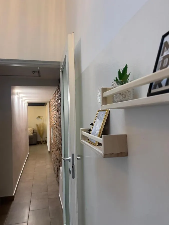 Regina Milano In Porta Romana 3 - Sky Tv, Wifi & Breakfast Box Lägenhet