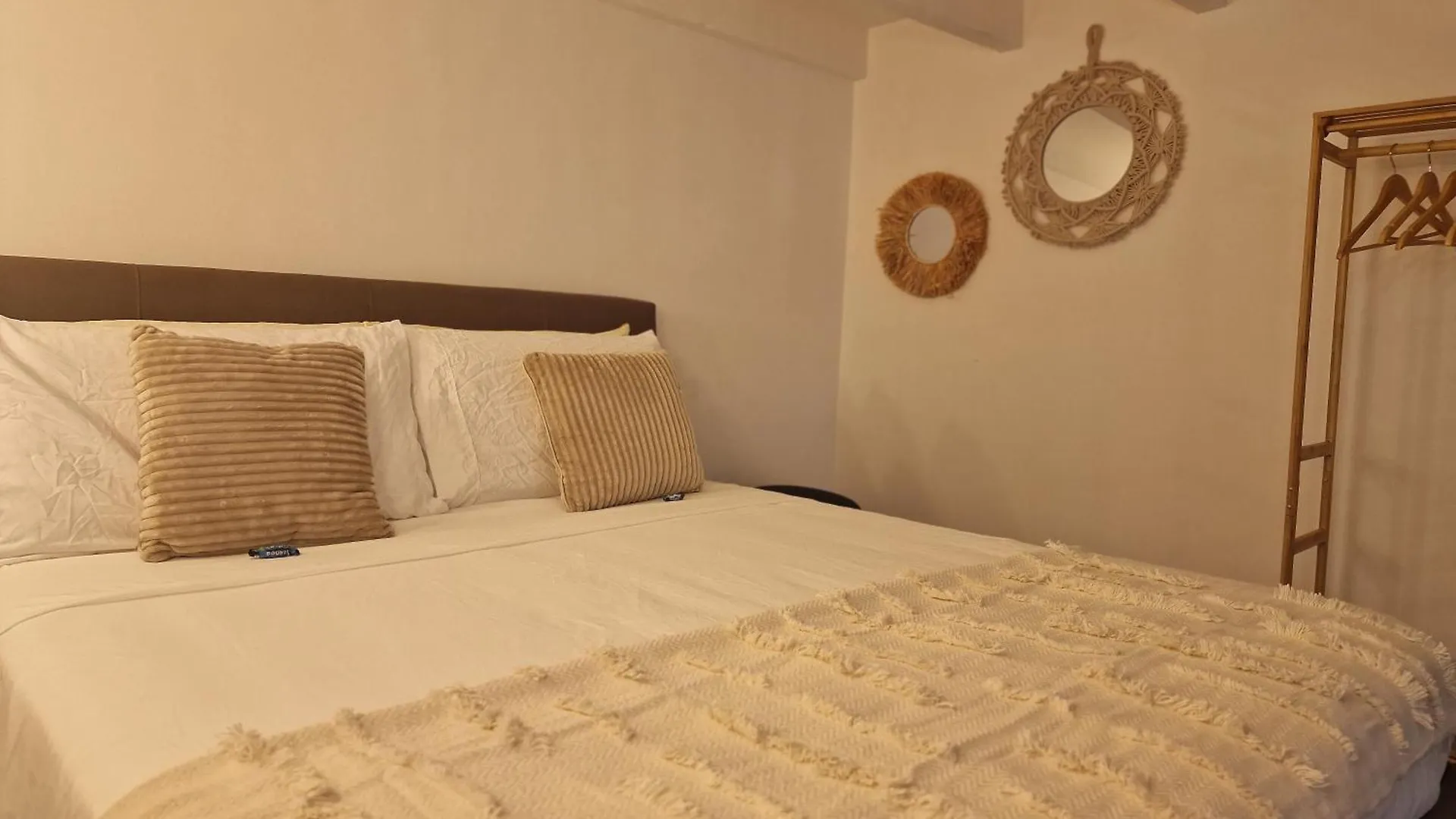 Regina Milano In Porta Romana 3 - Sky Tv, Wifi & Breakfast Box Lägenhet