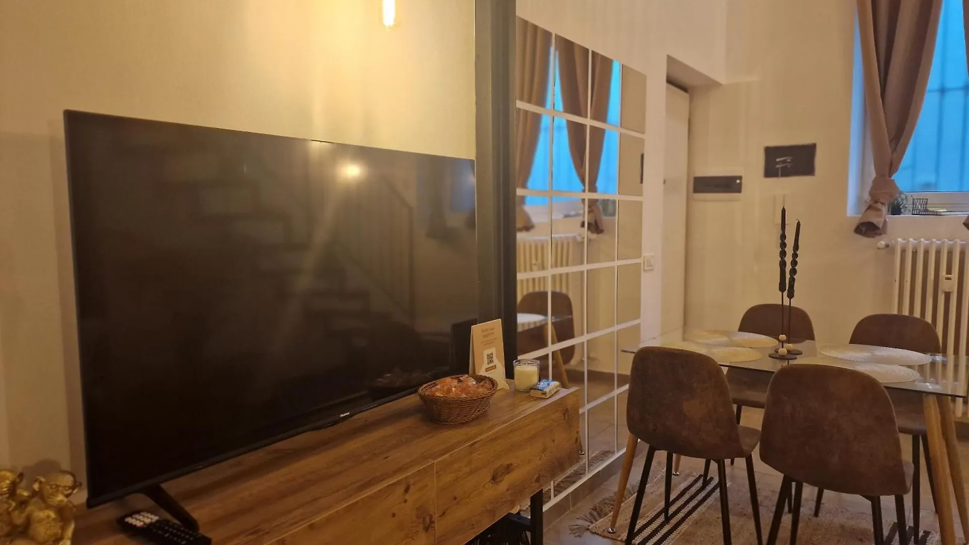 Regina Milano In Porta Romana 3 - Sky Tv, Wifi & Breakfast Box Lägenhet