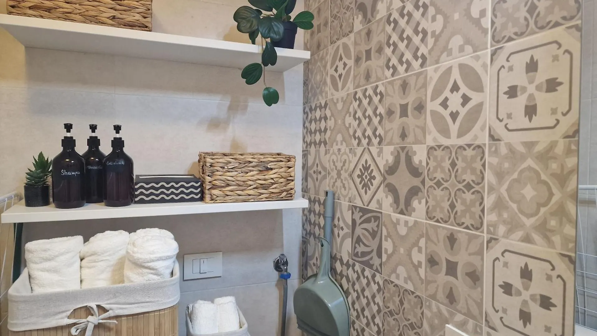Regina Milano In Porta Romana 3 - Sky Tv, Wifi & Breakfast Box Lägenhet