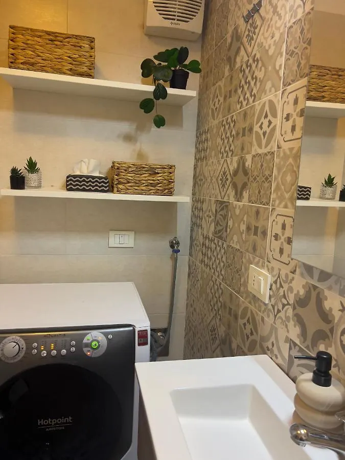 Regina Milano In Porta Romana 3 - Sky Tv, Wifi & Breakfast Box Apartment
