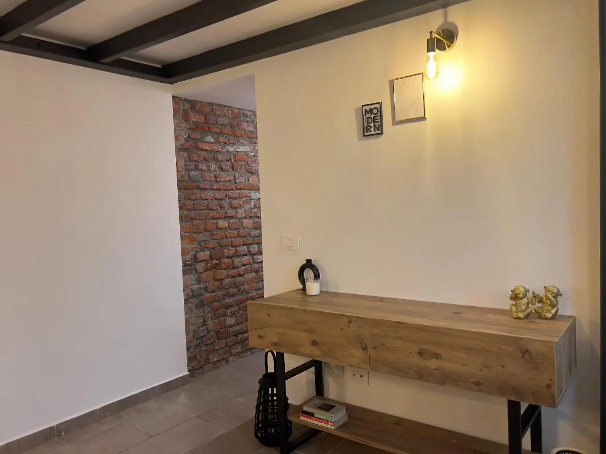Regina Milano In Porta Romana 3 - Sky Tv, Wifi & Breakfast Box Apartment Italy