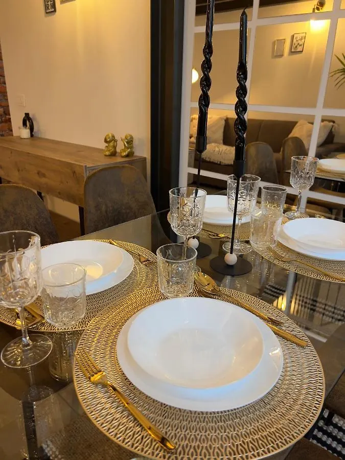 Regina Milano In Porta Romana 3 - Sky Tv, Wifi & Breakfast Box Apartment