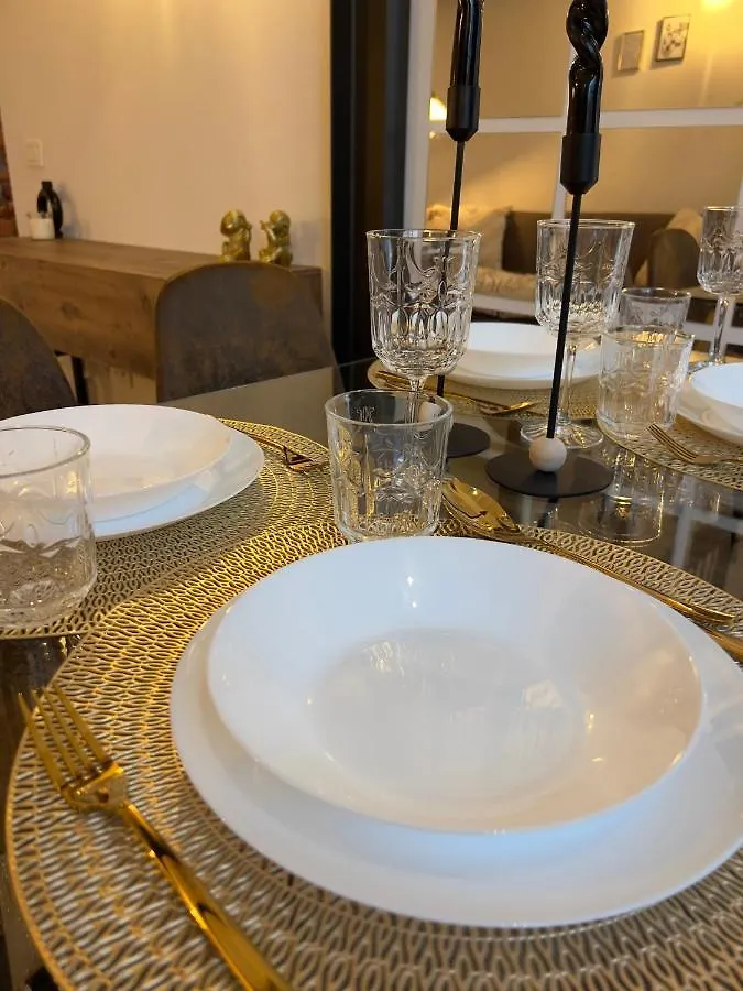 Regina Milano In Porta Romana 3 - Sky Tv, Wifi & Breakfast Box Apartment Milan