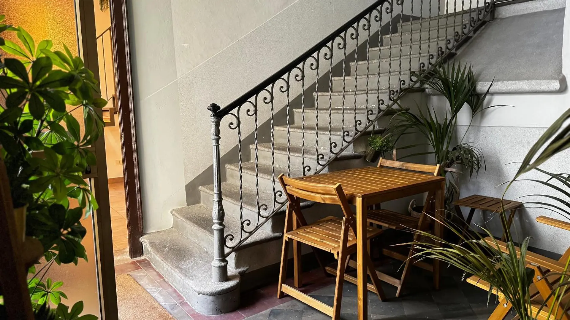 Regina Milano In Porta Romana 3 - Sky Tv, Wifi & Breakfast Box Apartment Italy